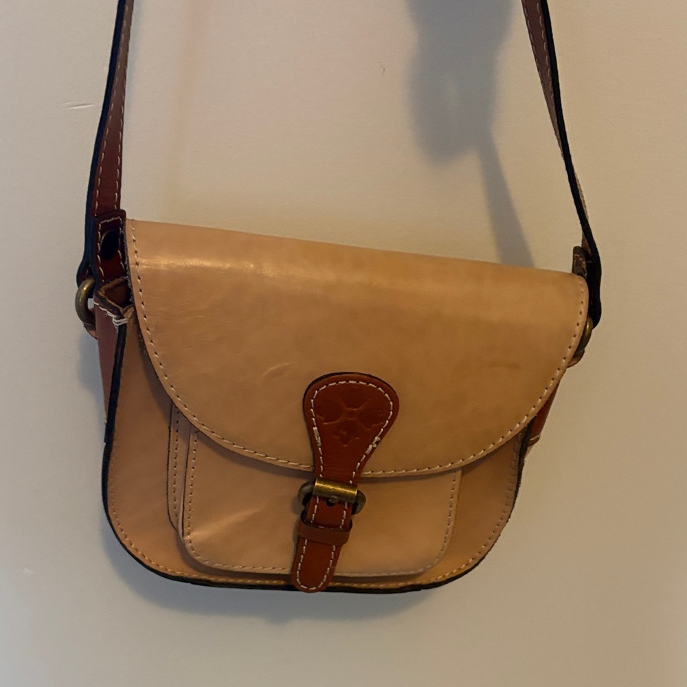 Classic Tan Leather Crossbody Bag